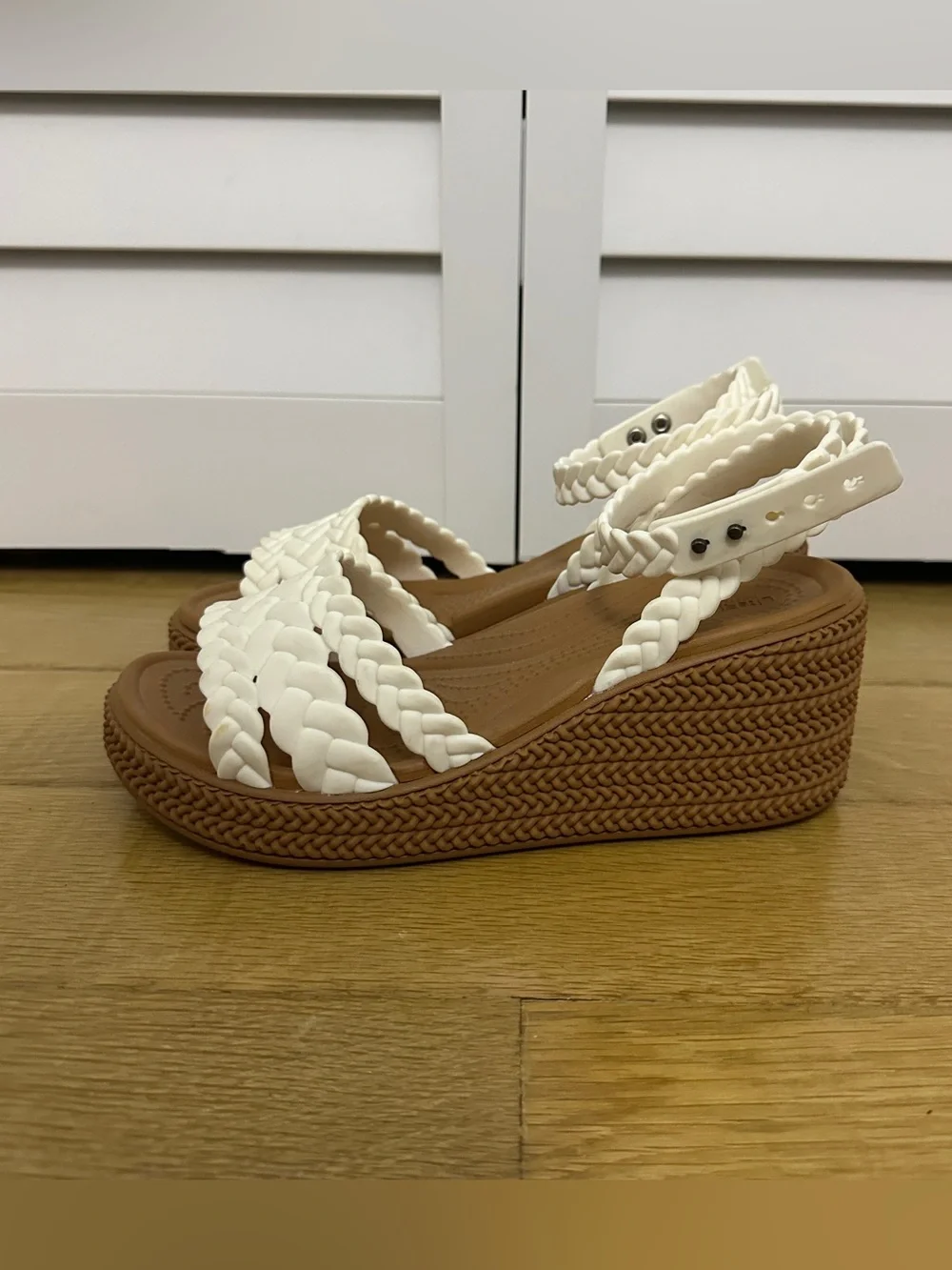 Crocs Brooklyn Woven Strappy Wedge Sandals White Size 7